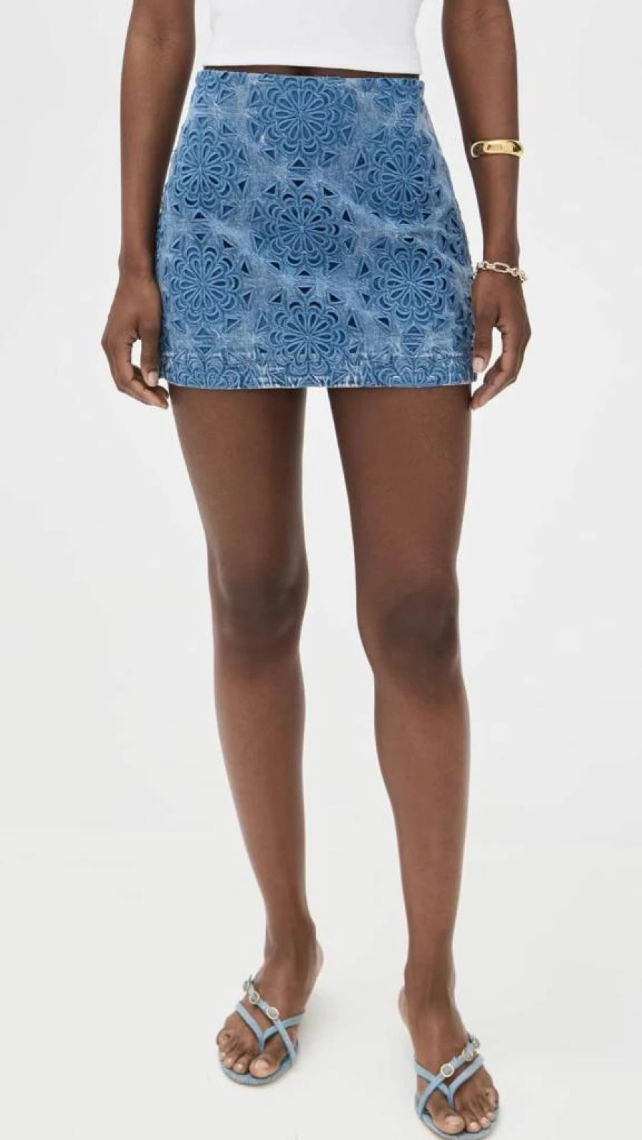 alice + olivia Women's Rubi Denim Mini Skirt - High Waisted Stretch Denim Skirt for Women
