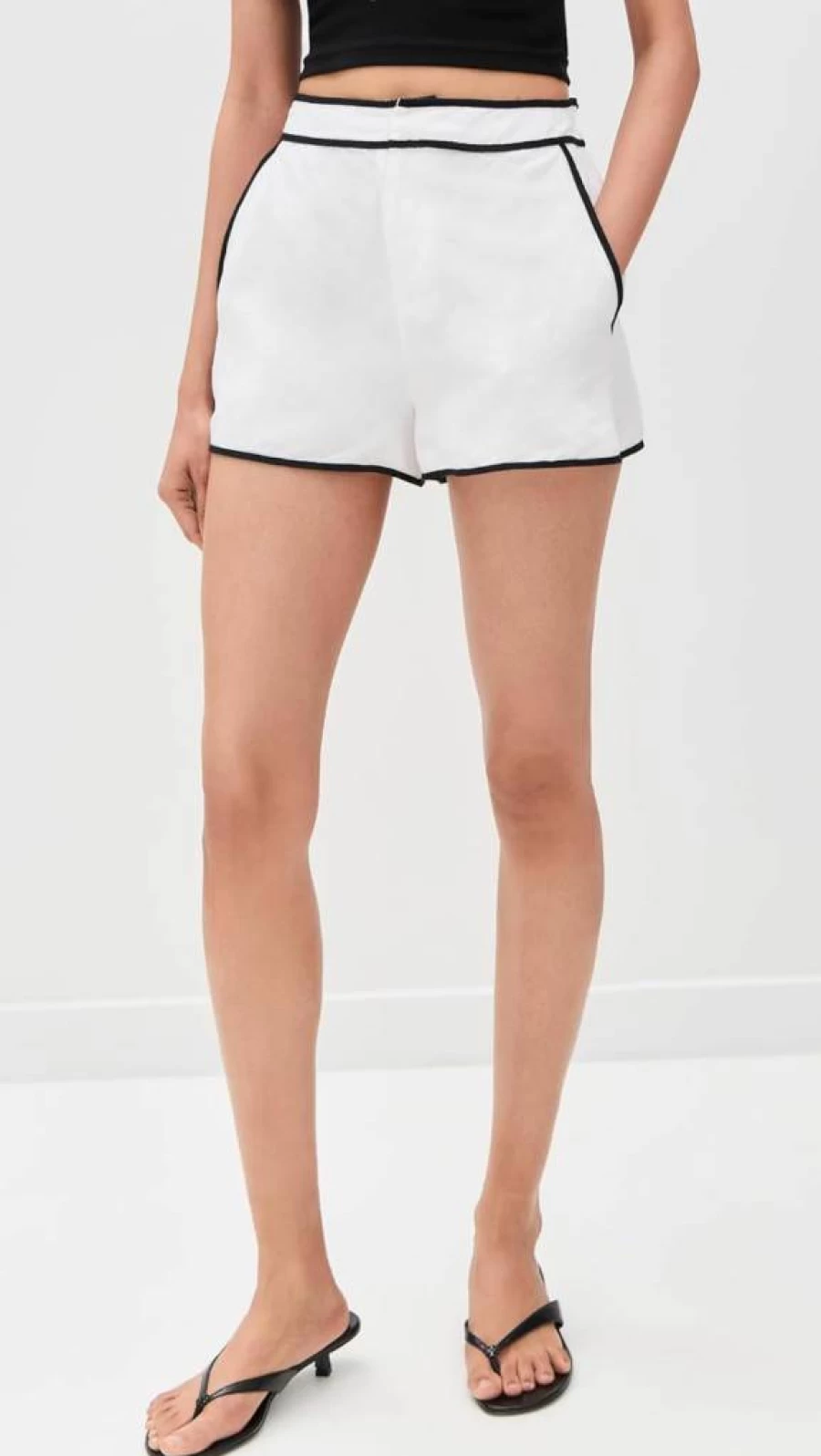 L'AGENCE Women's Laina High-Waisted Pull On Stretch Shorts with Comfortable Elastic Waistband
