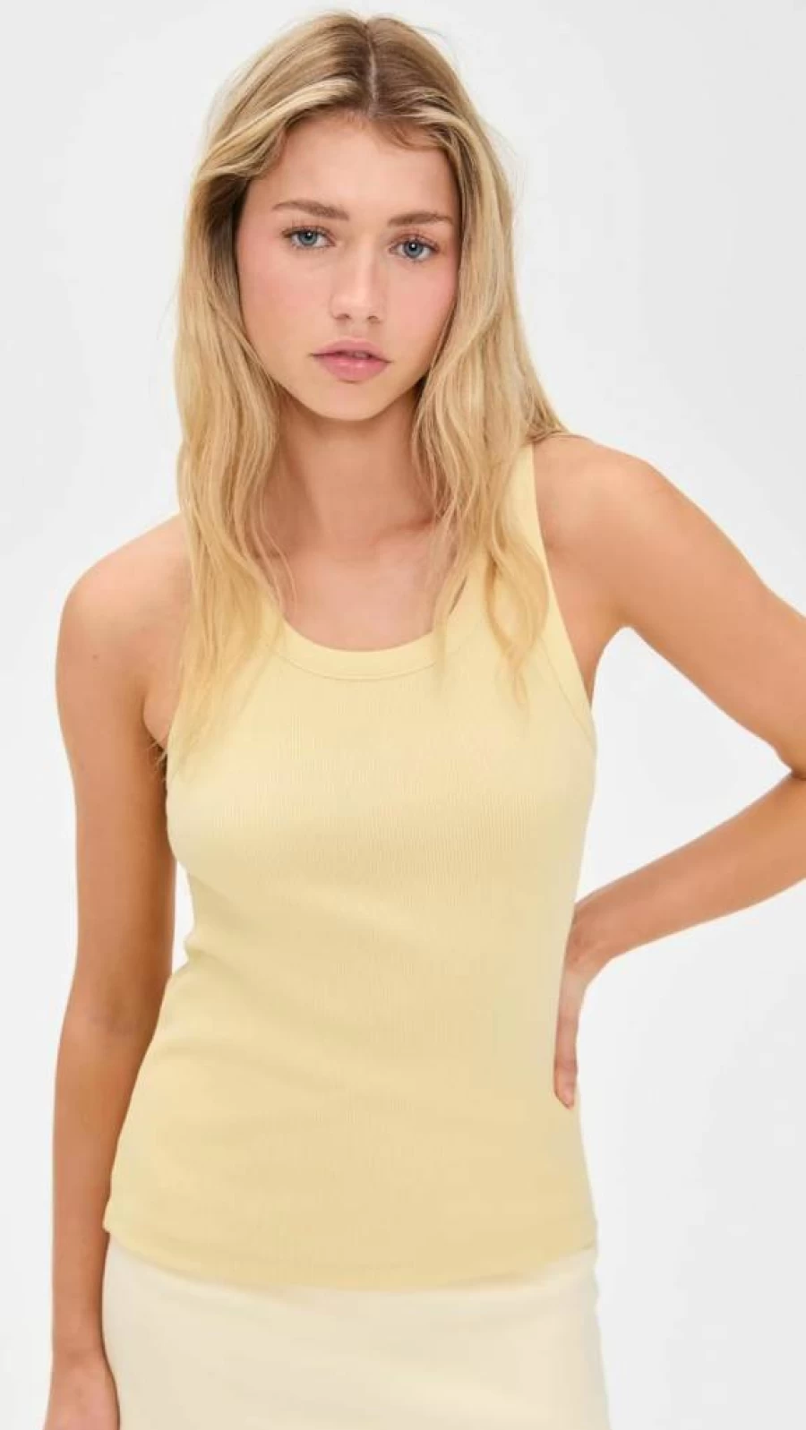 Vince Women's Scoop Neck Tank Top - Soft Casual Stretch Fit Basic Camisole