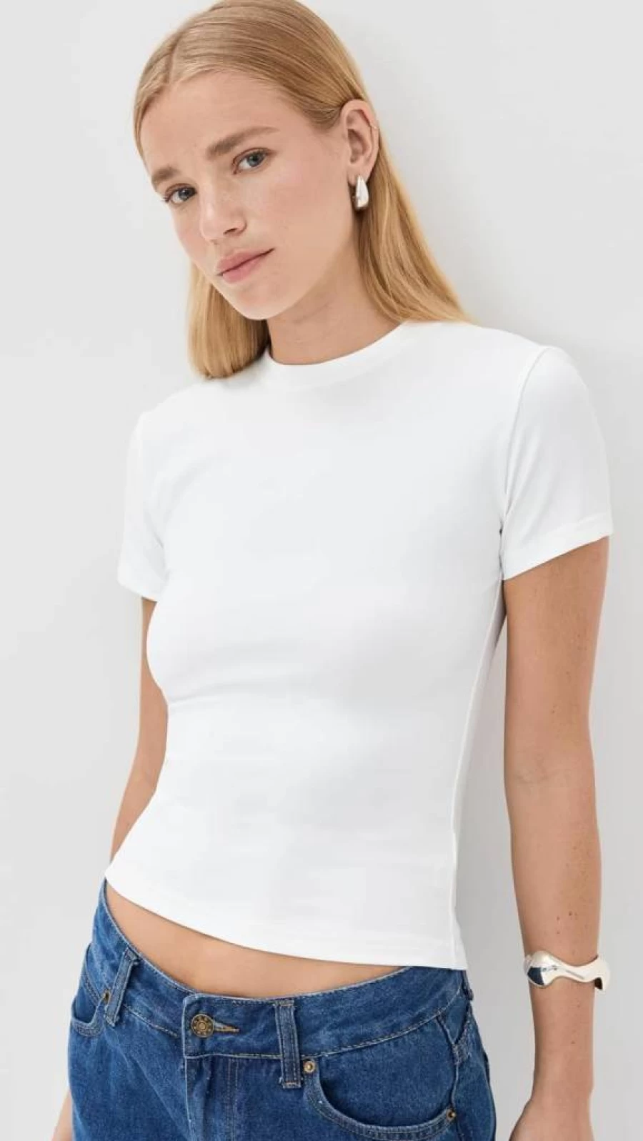 Lioness Women's Essential T-Shirt - Soft Comfortable Basic Tee for Everyday Wear