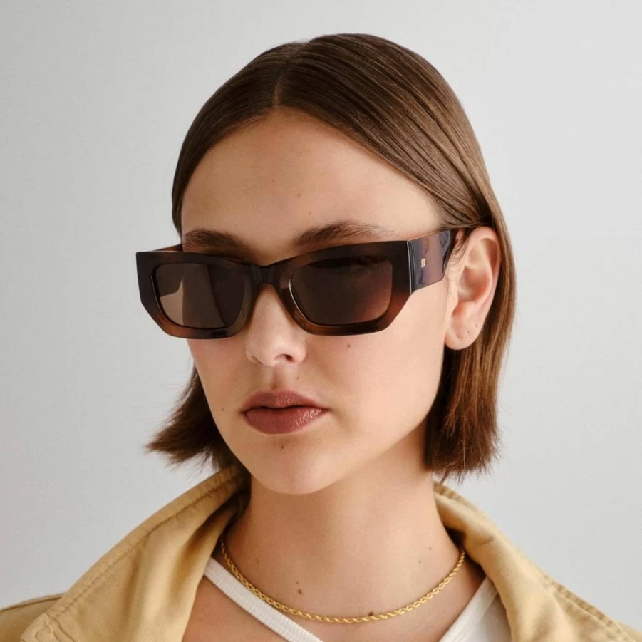 Le Specs Women's Beachcomber Sunglasses - Retro Style UV Protection Fashion Sunglasses for Women