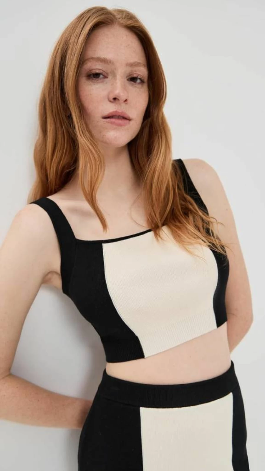 LE BOP Women's Color Blocked Sleeveless Top - Stylish Casual Tank for Summer