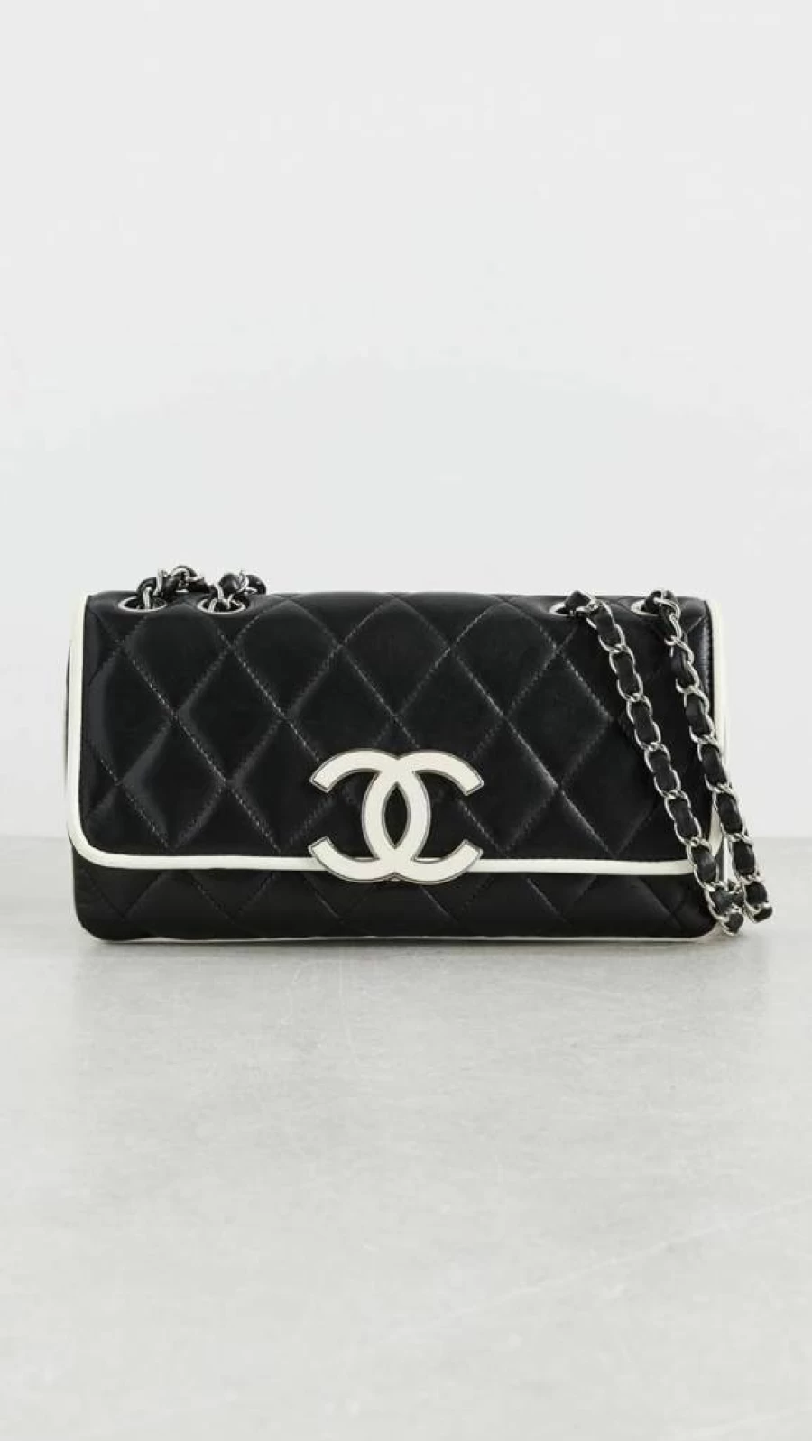 Chanel Vintage Lambskin Chain Shoulder Bag for Women - Authentic Pre-Owned Luxury Handbag