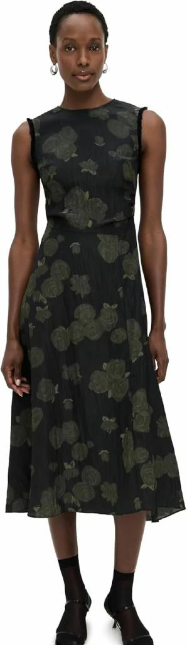 BAUM UND PFERDGARTEN Women's Atina Dress - Elegant Flowy Summer Dress with V-Neck and Floral Print