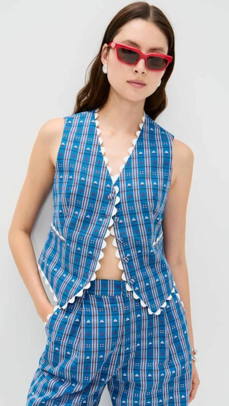 CeliaB Women's Alicia Vest - Stylish Sleeveless Jacket for Fashionable Outfits