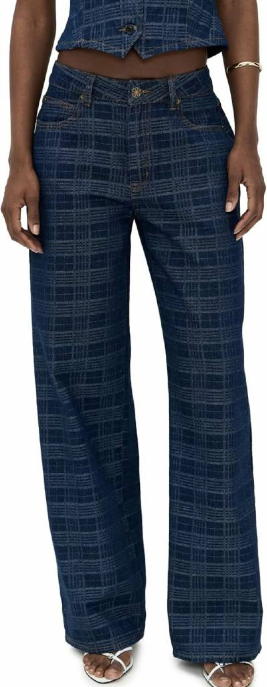 Lioness Women's High-Waist Slim Fit Model Jeans - Trendy Denim Pants for Fashion