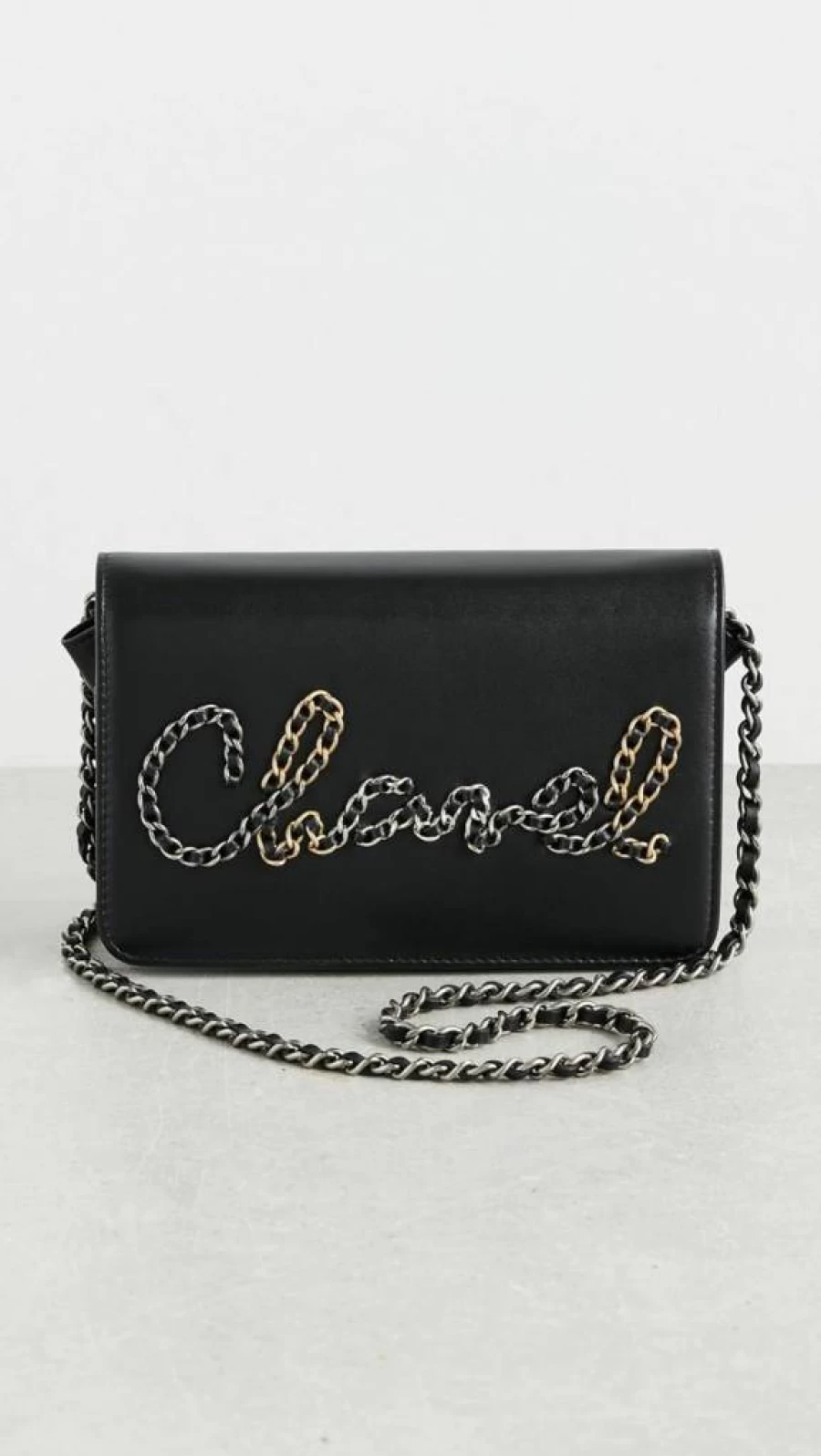 Chanel Vintage Black Leather Chain Shoulder Bag with Logo - Authentic Pre-Owned Luxury Handbag for Women